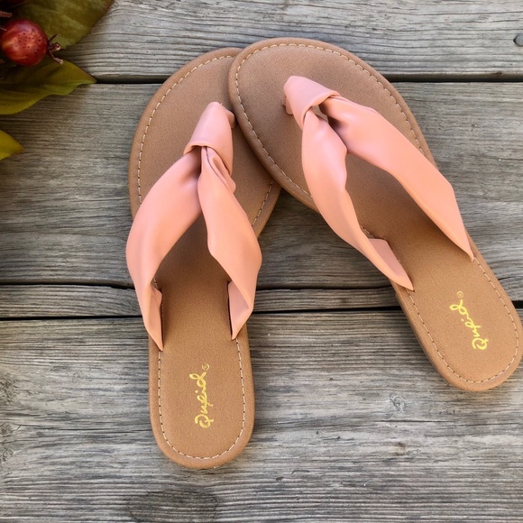 Pink padded flip flops - Picture 3 of 6